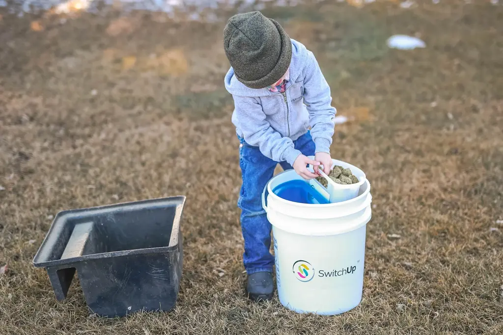 SwitchUp EZ Peel Lid for Bucket white 2.webp