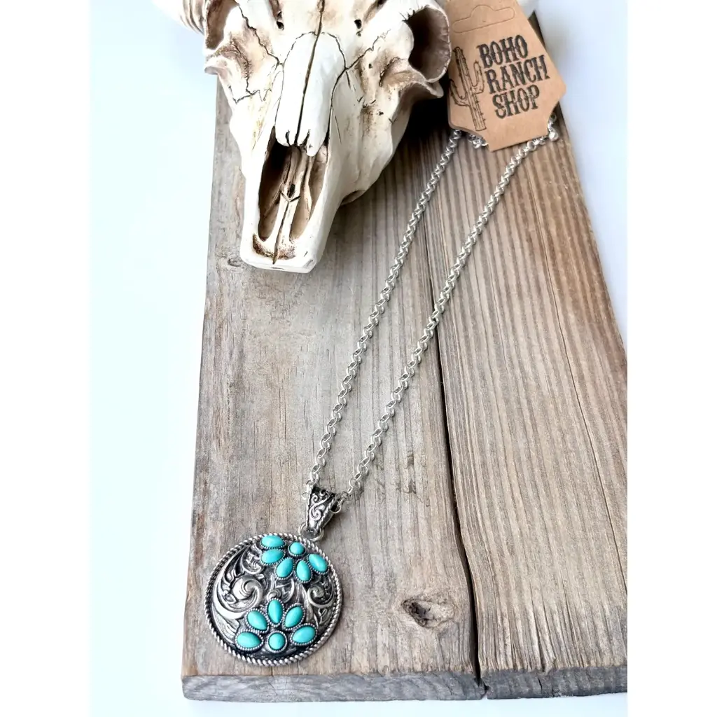 Western Squash Blossom Stone Round Pendant Necklace 2.webp