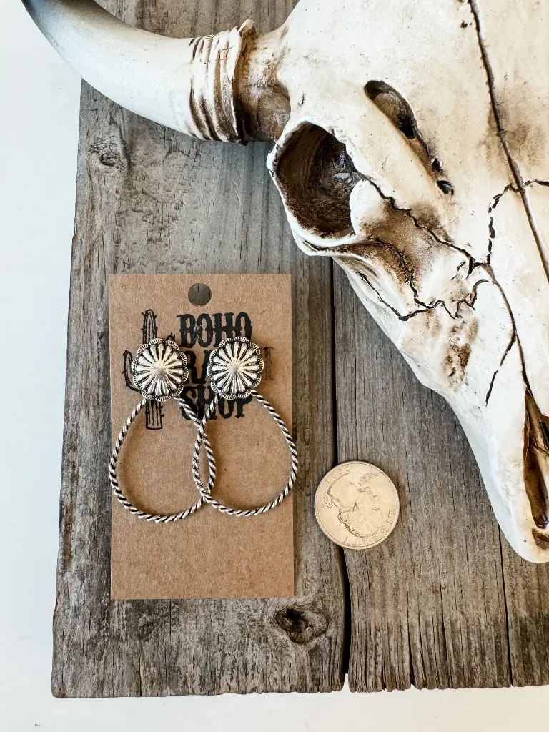 Western Twisted Textured Hoop Conch 3.webp