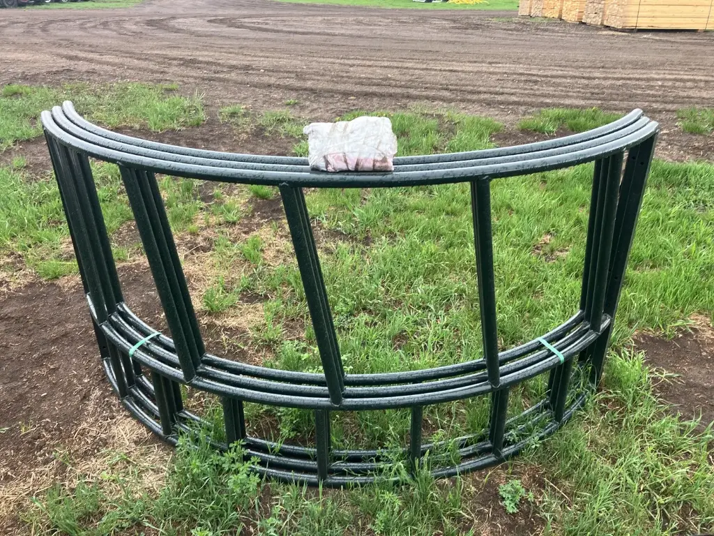 BALE FEEDER - 3 PC