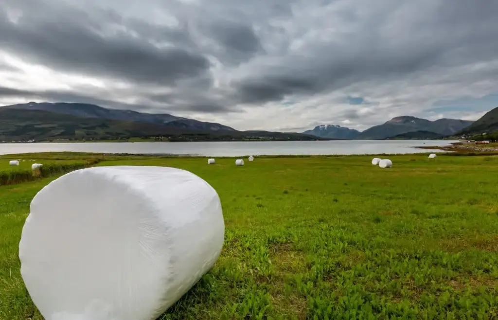 Agri-Novatex ~ Balewrap (Silage) Comfort Wrap - 30" x 4921' (25um)