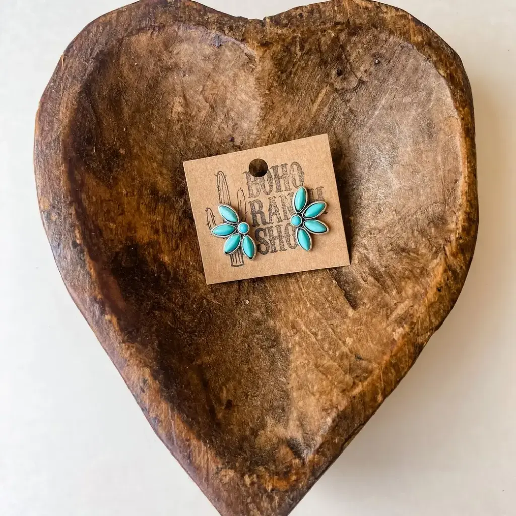 BOHO RANCH - Western Stud Earrings (White)