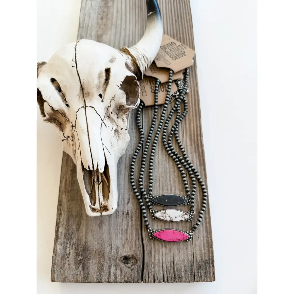 BOHO RANCH - Navajo Pearl Bead & Turquoise Stone Pendant Choker Necklace