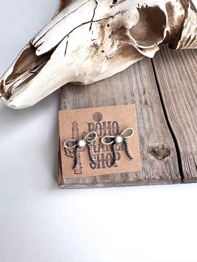 [2534232J-BH-WHT] BOHO RANCH - Western Coquette Bow Stone Stud Earrings (White)